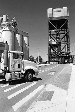Tractor Trailer on Ohio Street