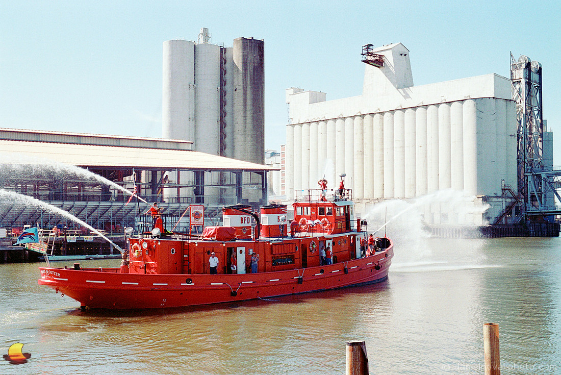Edward M Cotter Leaving, 125th Anniversary Celebration, Buffalo, NY. Photographed with a 35mm Minolta MAxxum 5 camera on Kodak Max 400 color negative film.
