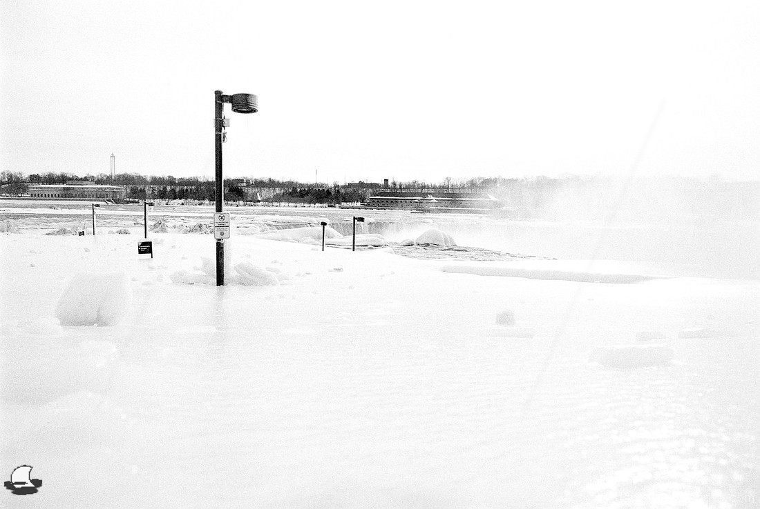 Braving the Elements, Terrapin Point Lamps, Winter at Niagara Falls