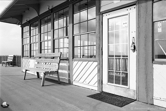 The Pier Bar & Grill