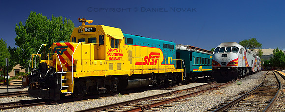 Santa Fe Southern Railway SFSR - New Mexico Rail Runner Express
