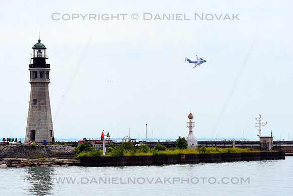 USAF Boeing C-17 Globemaster over Buffalo Main Light