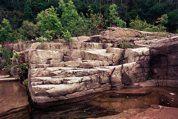 Rock Garden, Niagara River Bank near the Whirlpool, Niagara Falls / Buffalo, New York (NY) on Kodak Portra 400 Film
