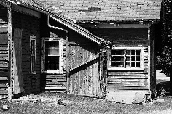 Red Cottage at Knox Farm, Black & White Theme