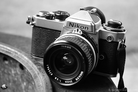 Nikon FE